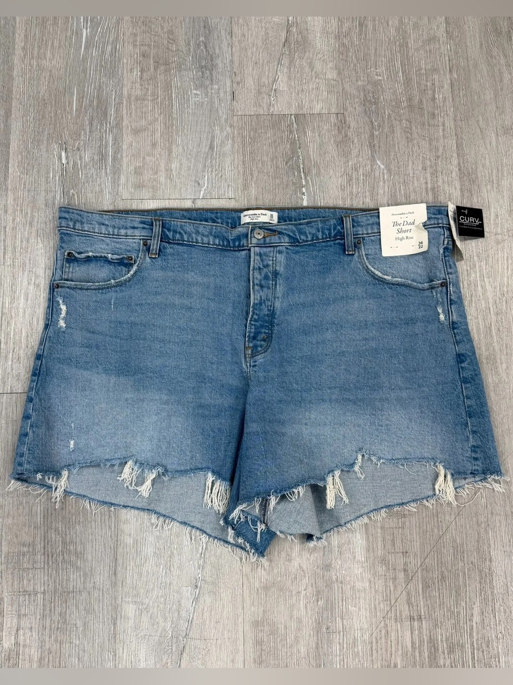 Abercrombie & Fitch Light Wash High Rise The Dad Jean Shorts - New - Size 22